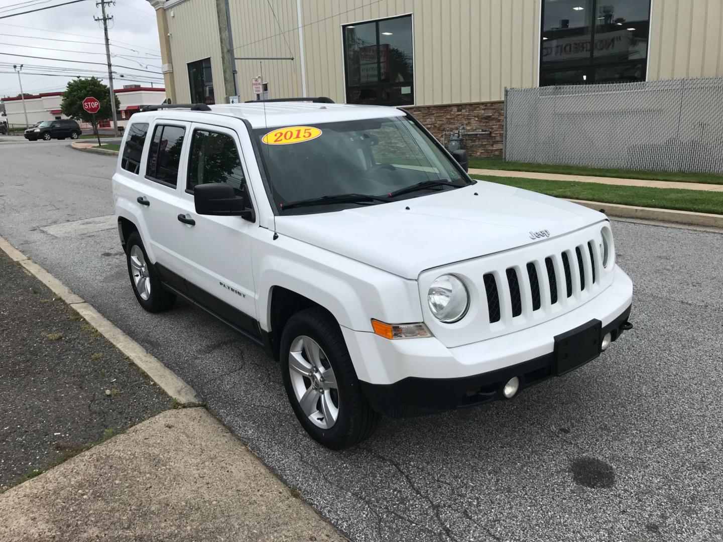 2015 White /Gray Jeep Patriot Sport (1C4NJRBB4FD) with an 2.4 V4 engine, Automatic transmission, located at 577 Chester Pike, Prospect Park, PA, 19076, (610) 237-1015, 39.886154, -75.302338 - Photo#3